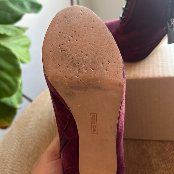 Vince Camuto suede heels - Picture 3 of 3